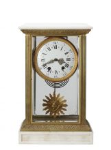 Часы каминные Франция. Около 1880. Белый мрамор, бронза, стекло; литье, золочение Часы каминные Франция. Около 1880. Белый мрамор, бронза, стекло; литье, золочение