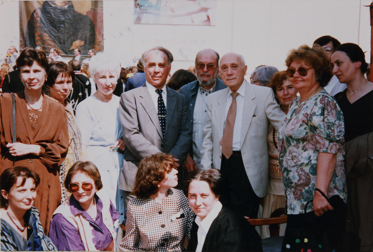 Июнь 1991 г. Синица Владимир Андреевич (с тёмным галстуком по центру)