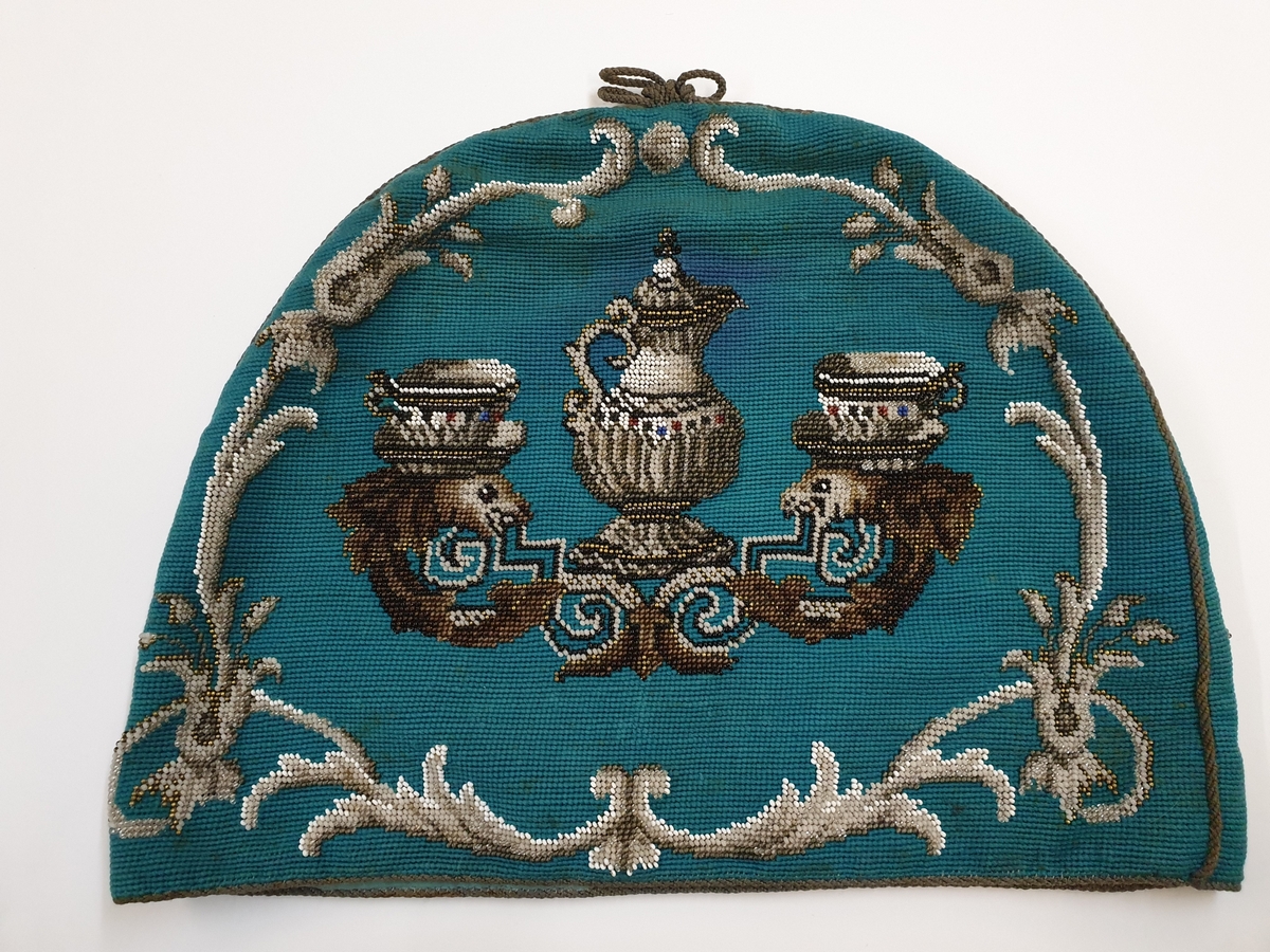 Грелка на чайник. Россия. Последняя треть XIX в. Грелка на чайник. Россия. Последняя треть XIX в.