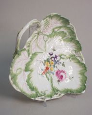 Лоток для десерта. Германия, Мейсен. 1770-е. Фарфор, надглазурная роспись.