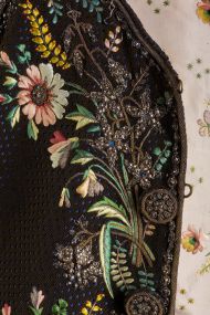 Мужской комзол. Полихромная вышивка шелком по бархату на атласной основе. Франция, около 1820 г.
