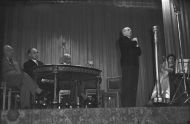 6 июня 1959 г. В зале Дома ученых, выступают И. Козловский, В. Дулова