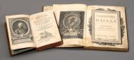 Первое посмертное издание полного собрания сочинений А.П. Сумарокова. Ч.1. М.: Университетская типография, у Н.И. Новикова, 1781. Е.И. Костров. Гомерова Илиада, переведенная Ермилом Костровым. Во граде С. Петра, 1787. Первый стихотворный перевод первых шести песен «Илиады»