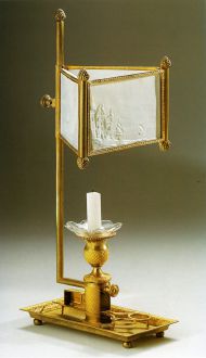 Лампа-миракль с экраном-литофанией и ножницами. Россия. 1830-е. Бронза, золочение, бисквит, стекло